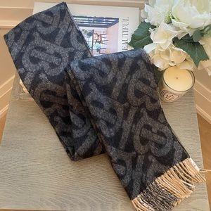 Burberry Scarf - 100% Cashmere - Reversible